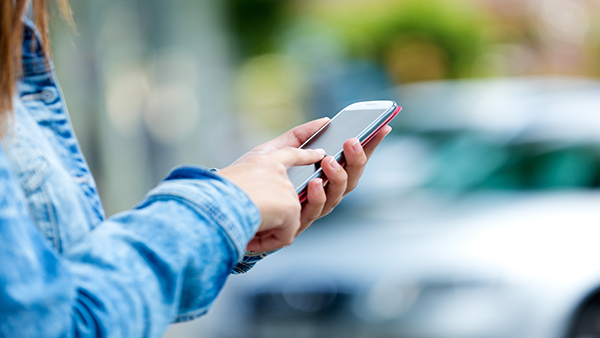 Parking with your phone in Vienna: reserve a space online