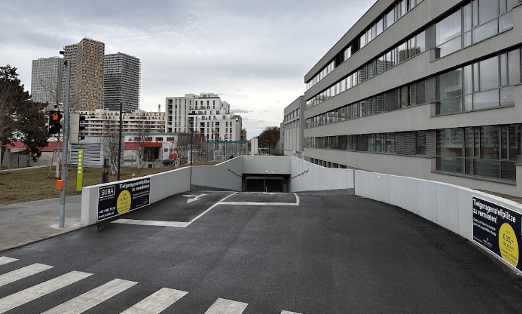 Die Einfahrt unserer Garage in Neu Marx