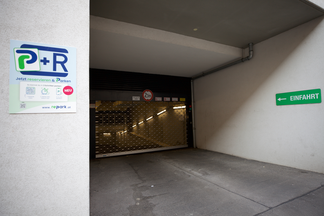 Garage Jägerstraße entrance