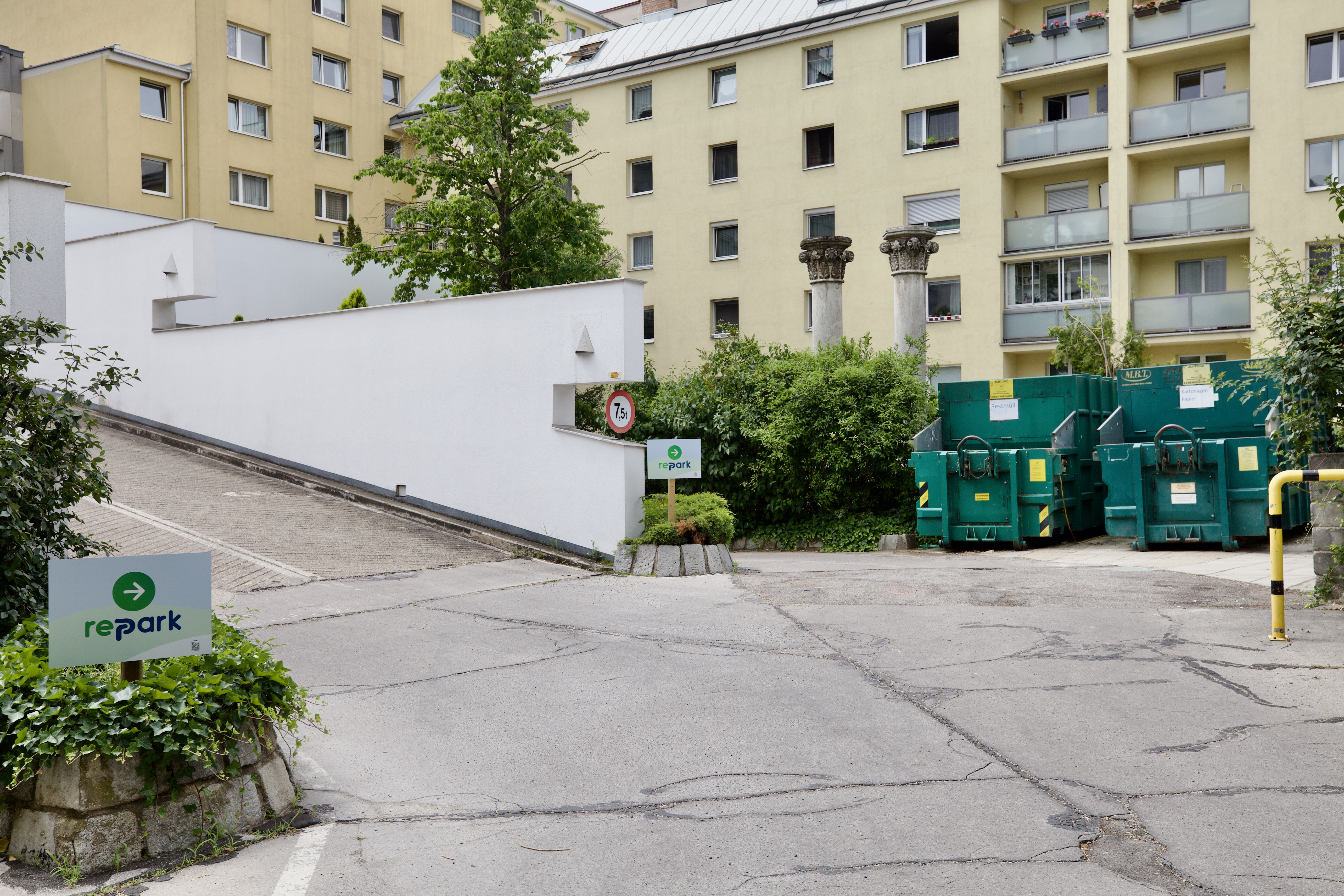 Garage Längenfeldgasse entrance