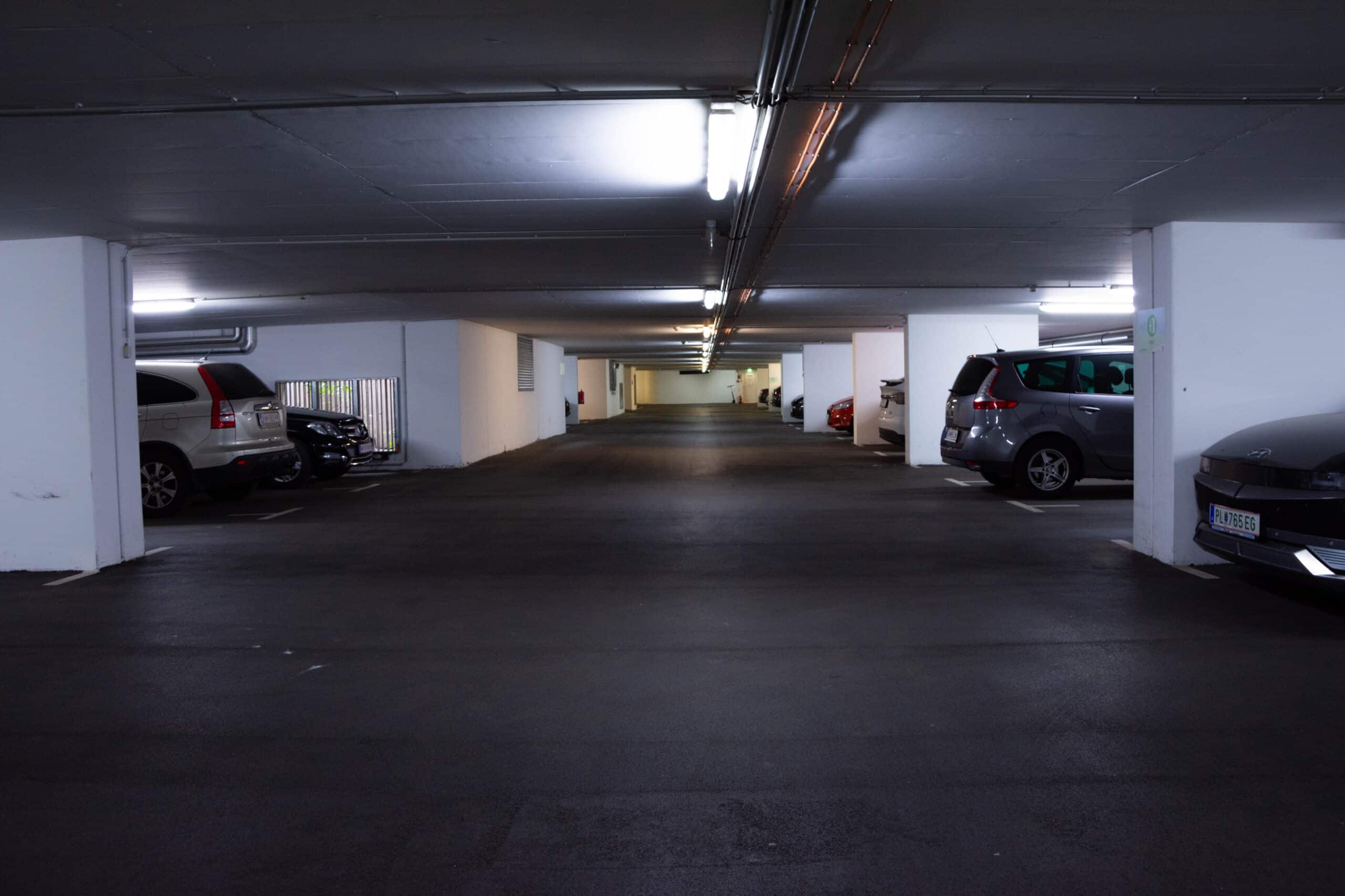 Garage Pilgramgasse interior view