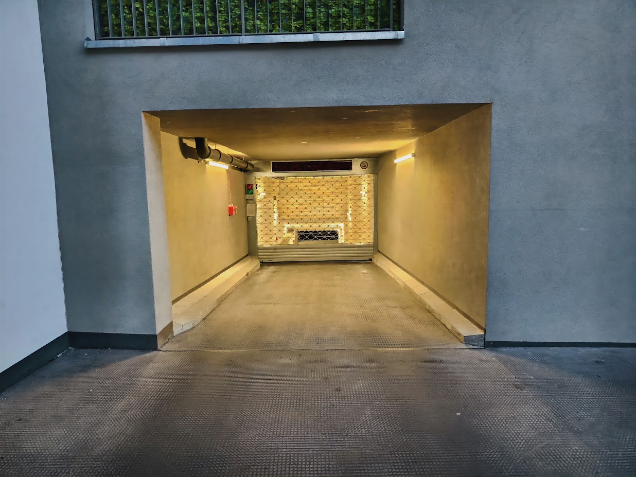 Garage Floridsdorf entrance