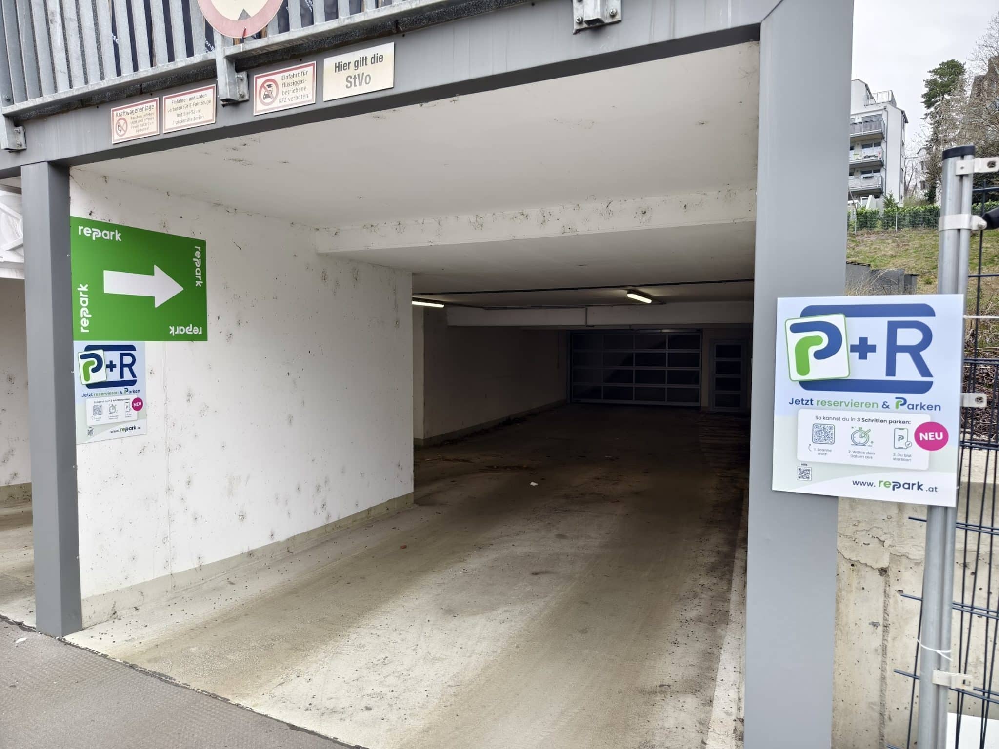 Garage Gersthofer Straße Einfahrt