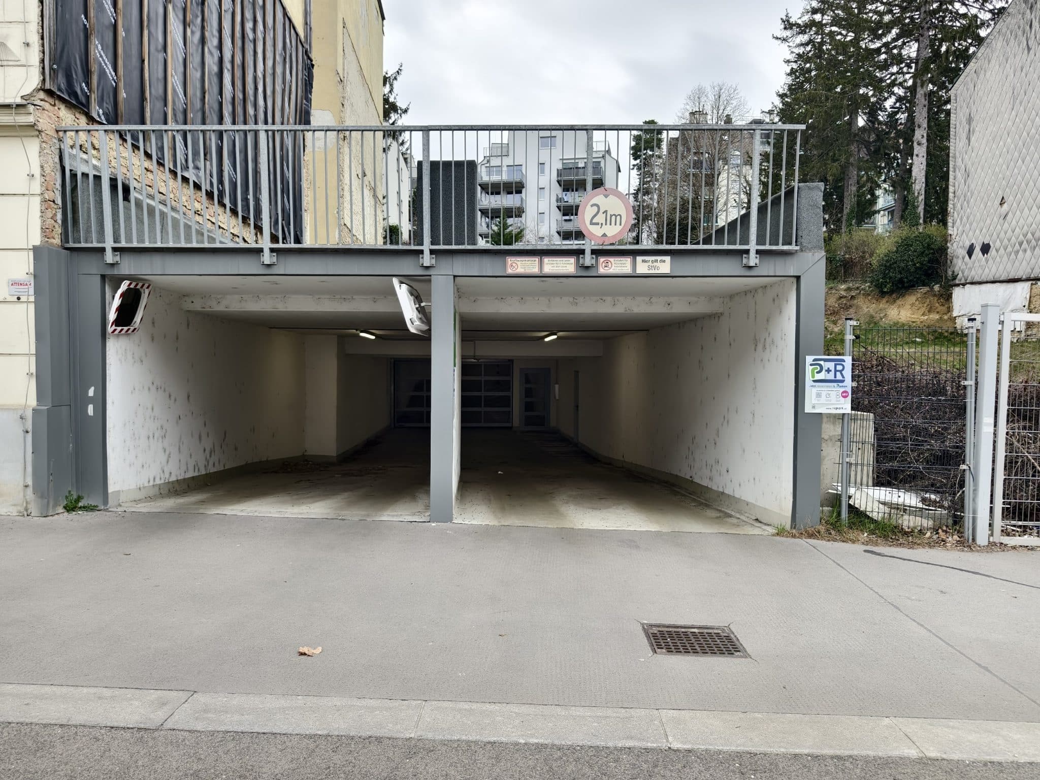 Garage Gersthofer Straße Einfahrt