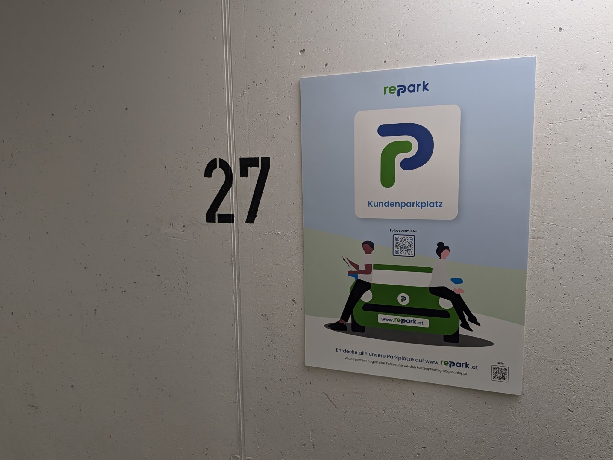 Garage Wien Hauptbahnhof interior view