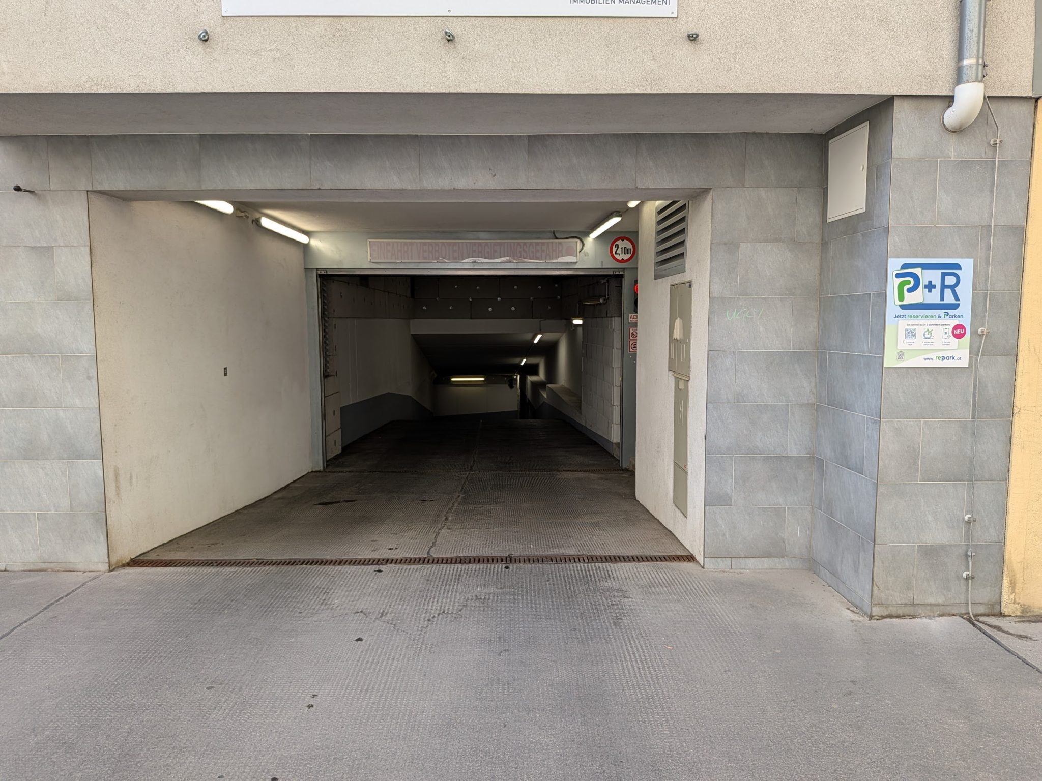 Garage Mollardgasse Einfahrt