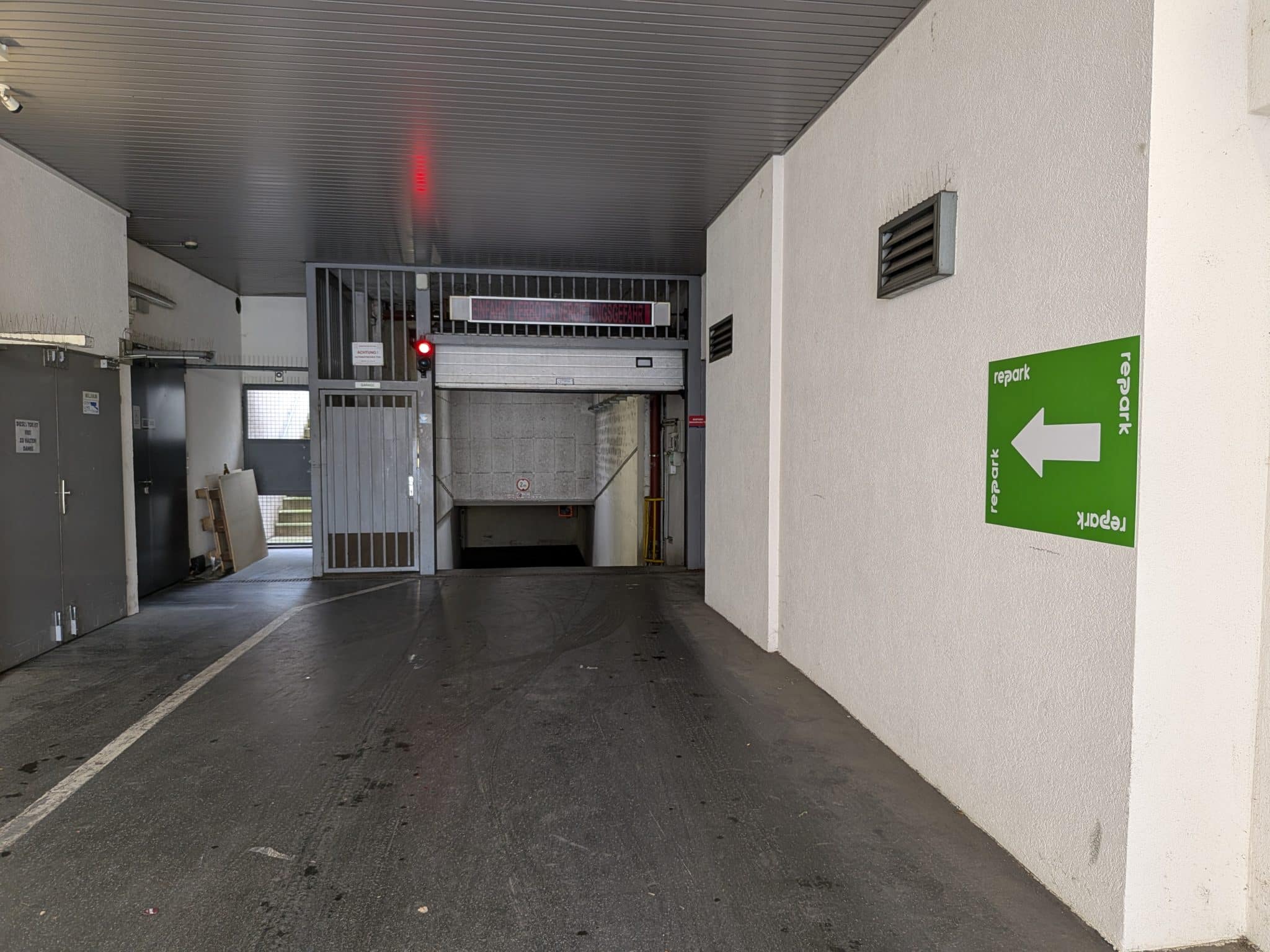 Garage Thaliastraße entrance