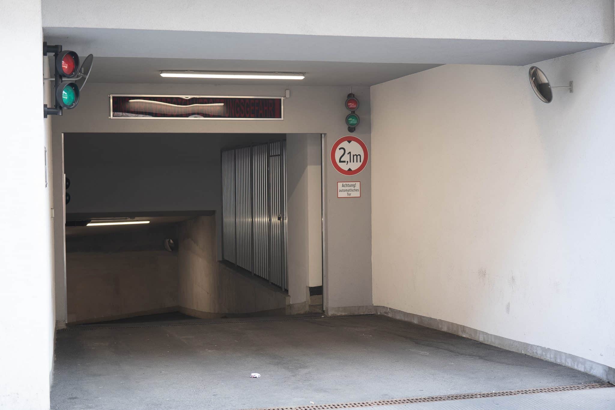 Garage Alser Straße Einfahrt