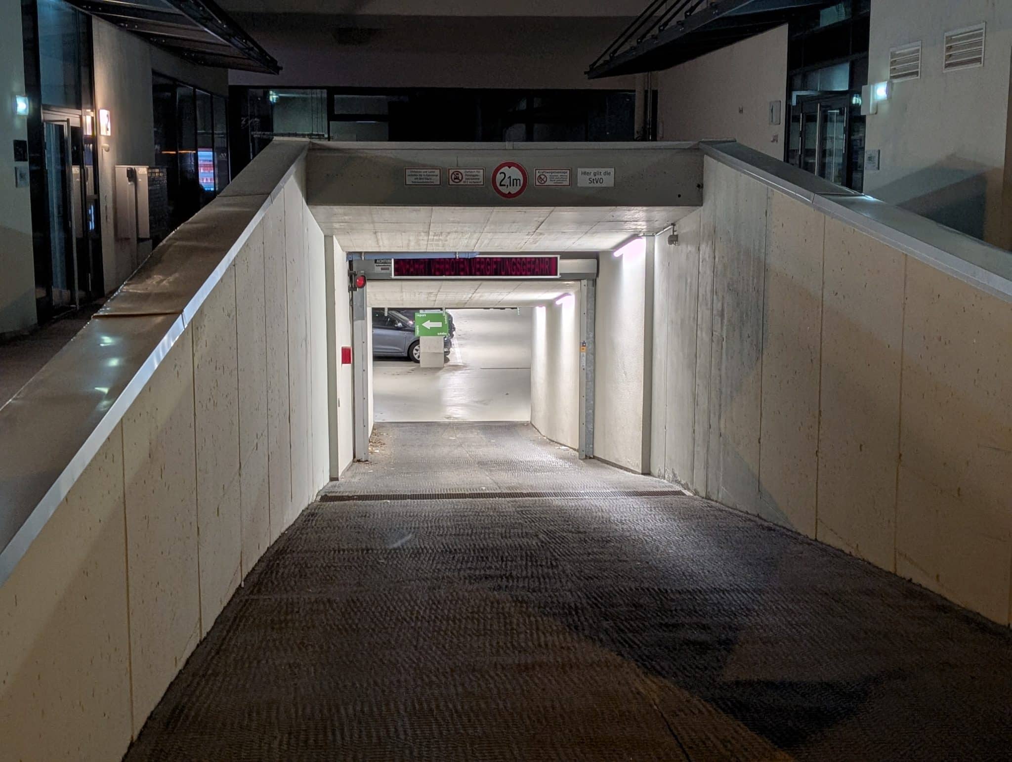 Garage Südstadtzentrum Einfahrt