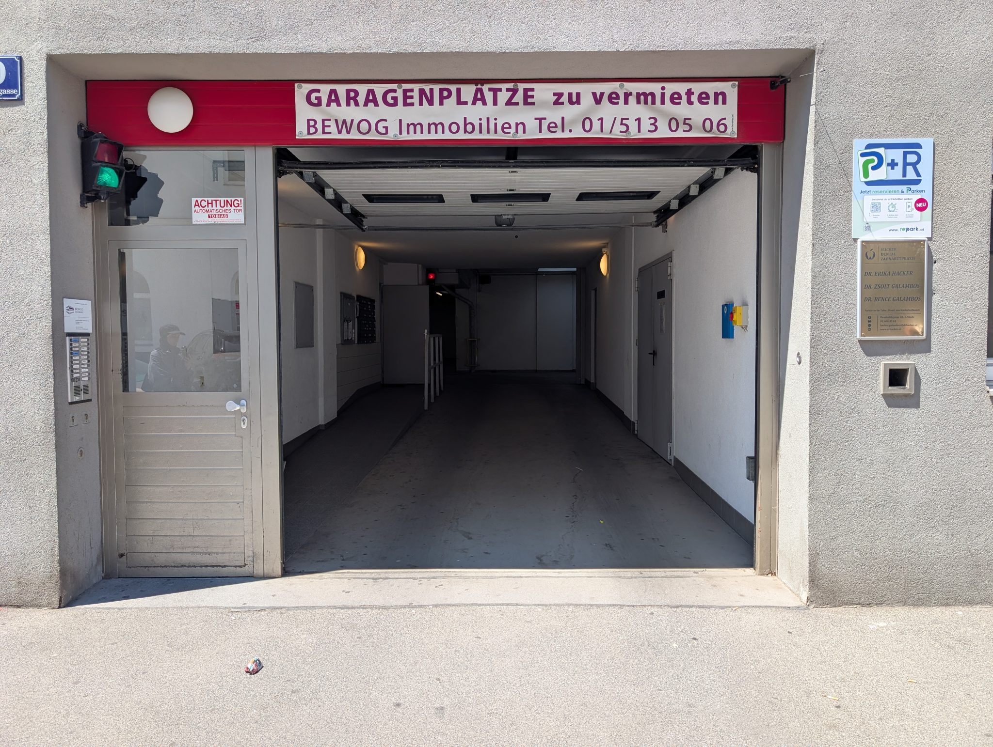 Garage Humboldtgasse entrance